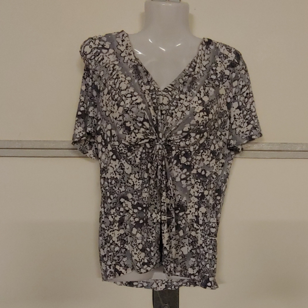 V-neck with knot Blouse